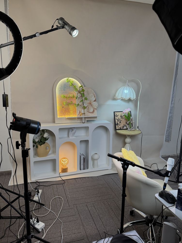 Cream arch lifestyle set